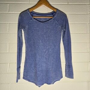 Threads 4 Thought‎ Thermal Shirt Medium Blue Waffle Knit Raglan